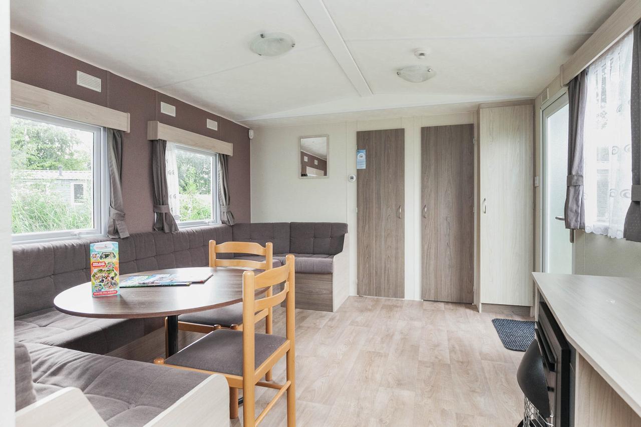 Europarcs Resort Zuiderzee Doornspijk Rom bilde
